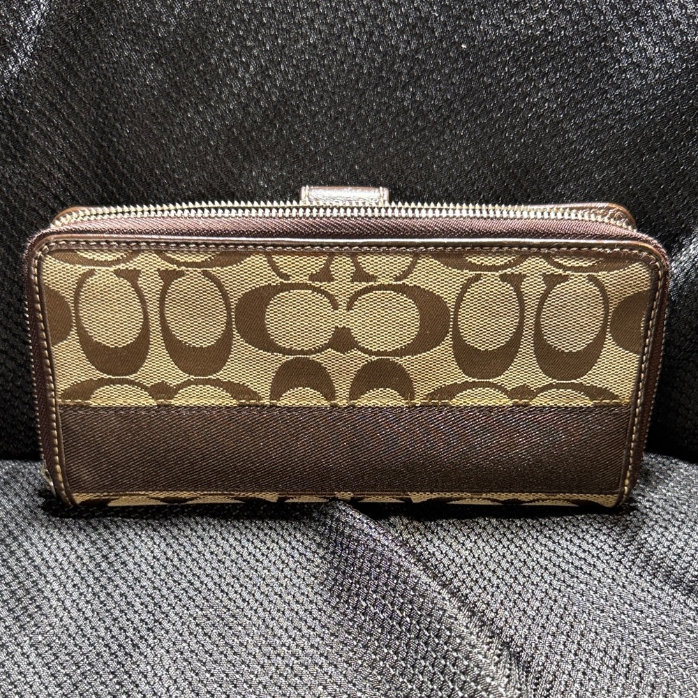 Coach monogram  Brown and Tan bifold Zip Wallet - Picture 3 of 16